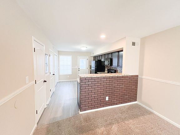 3rd image of 2267 McCormick Ln APT A