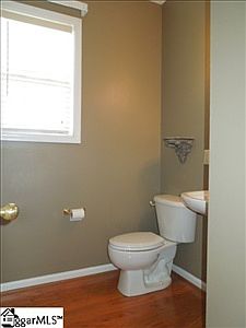 5th image of 523 Collingsworth Ln