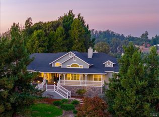 220 Stowring Rd, Petaluma, CA 94952