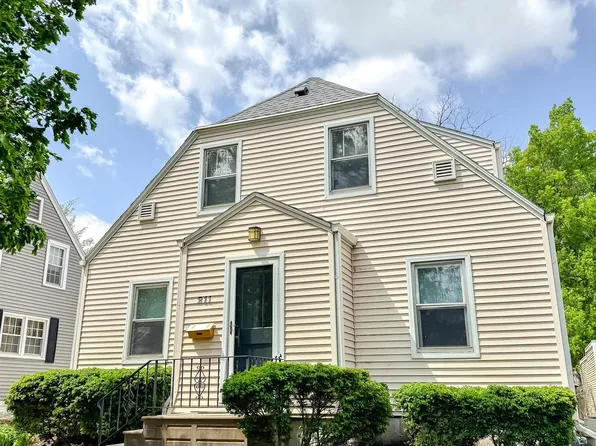 211 N 31st St, Lincoln, NE 68503