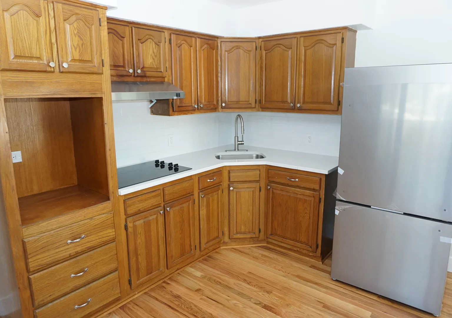 2 bed, 900 sqft, $2,500 — Photo 4