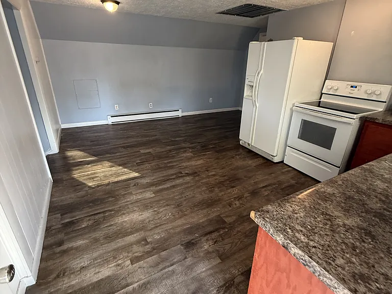 118 S Crysler Ave #1/2 — Photo 3
