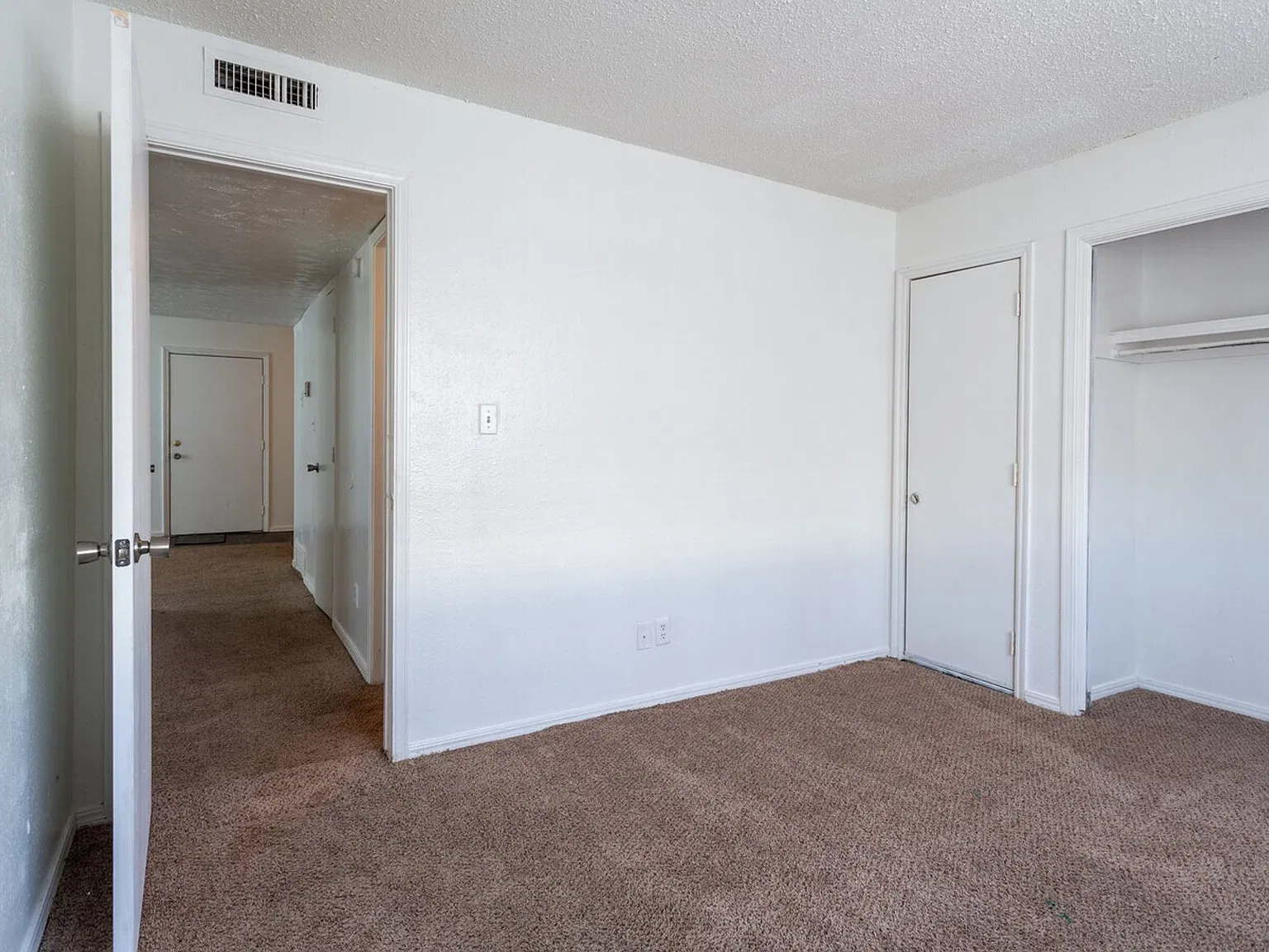 Sandpiper Apartments — Photo 3