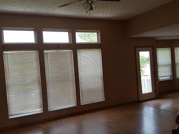 4th image of 2840 Oak Forest Dr