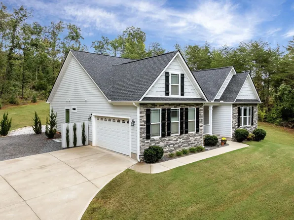 19 Upcountry Ln, Travelers Rest, SC 29690