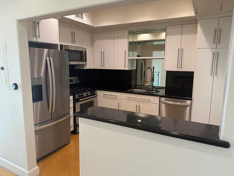 851 N San Vicente Blvd #203 — Photo 13