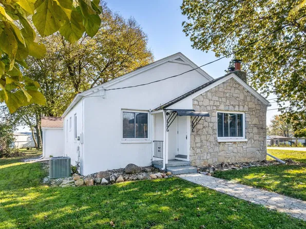 2 Cyrus St, Commercial Point, OH 43116