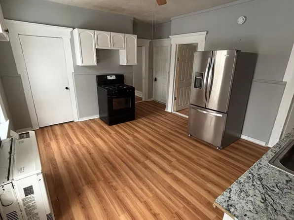 219 Spruce St, 219 Spruce St #1, Manchester, NH 03103