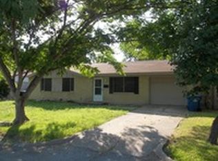 821 Ross Ln, Seagoville, TX