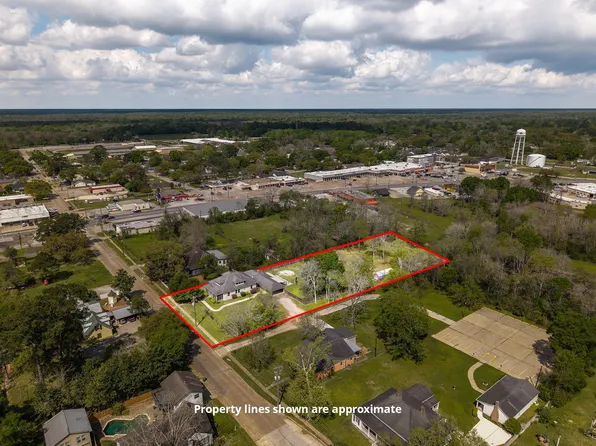 2031 Grand Ave, Liberty, TX 77575