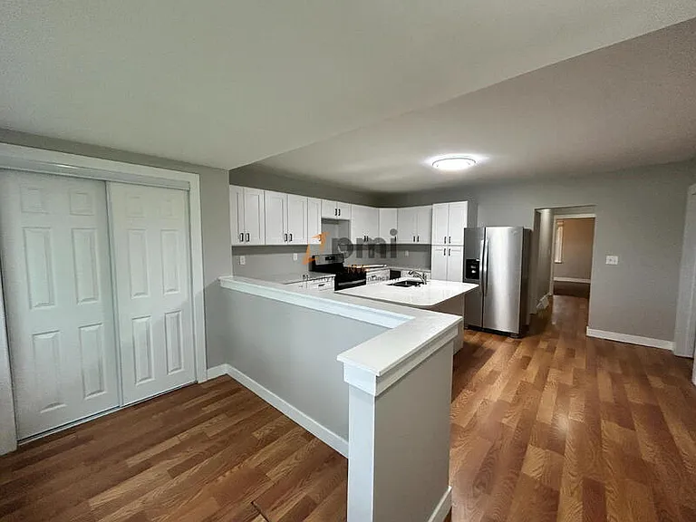 503 Pratt St — Photo 5