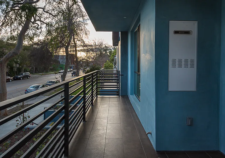11269 Camarillo St #405 — Photo 30
