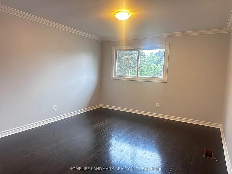 3 Padget Pl — Photo 16