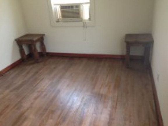 4th image of 634 Orange St