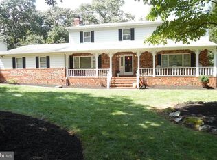 8226 Fairwood Dr, Pasadena, MD