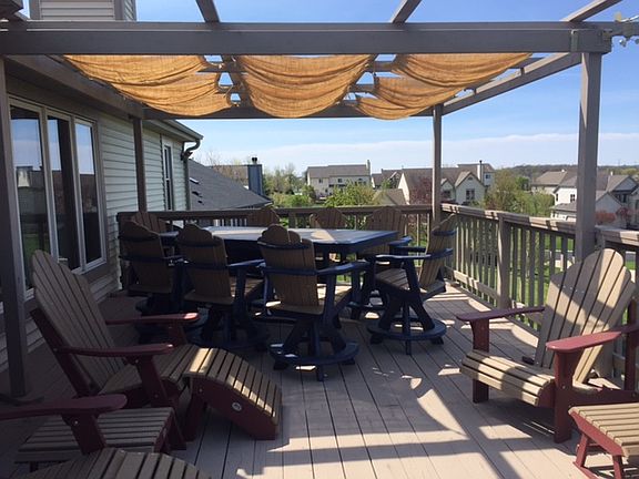 Rear Porch w/ Pergula