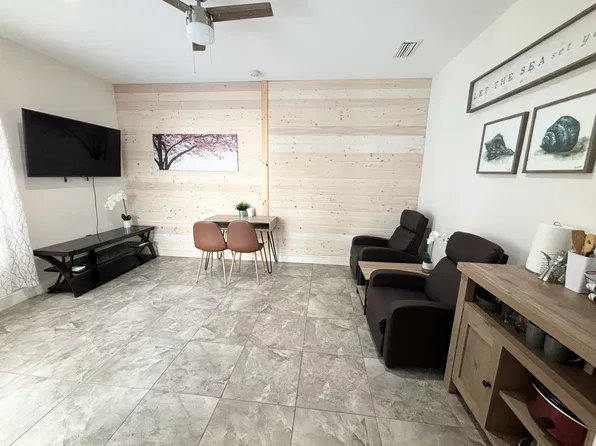 (undisclosed Address), Sarasota, FL 34232