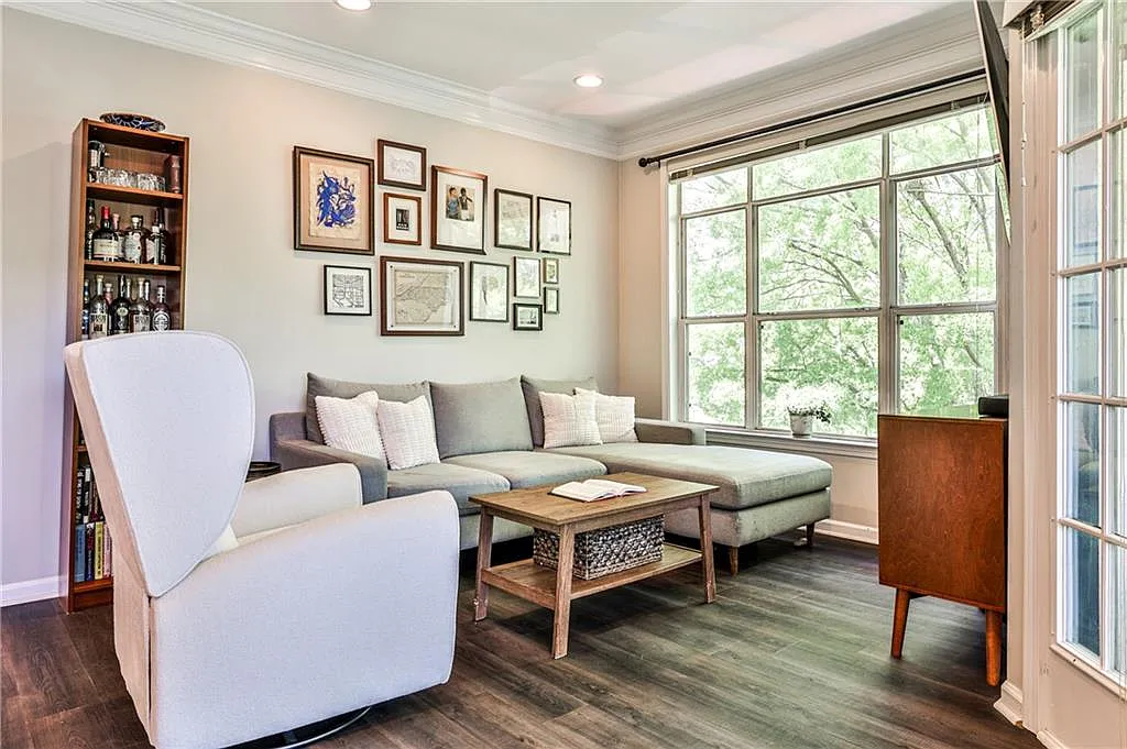 1 bed, 1.0 bath, 814 sqft, $2,000 — Photo 2