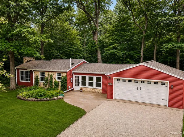 N31W22210 Green Rd, Waukesha, WI 53186