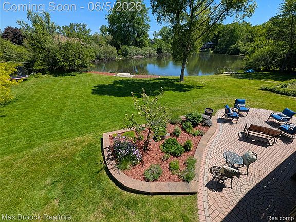 3rd image of 5415 White Hall Cir