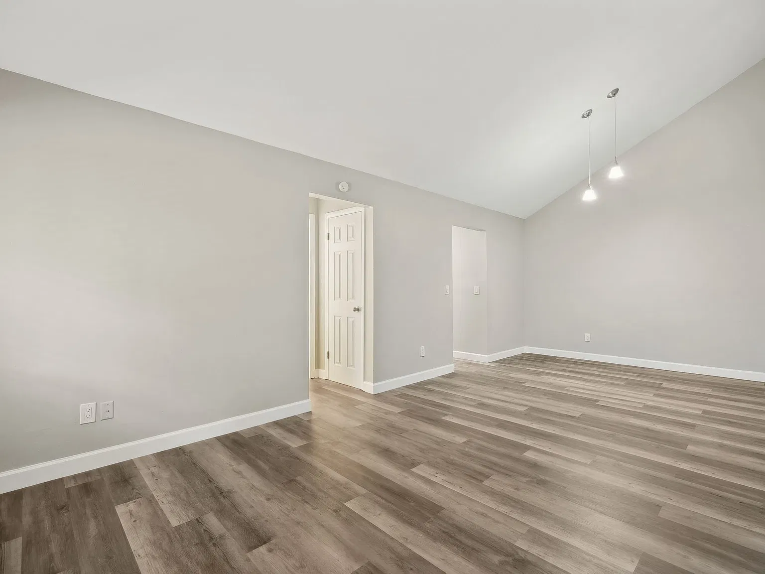 1 bed, 655 sqft, $1,200 — Photo 3