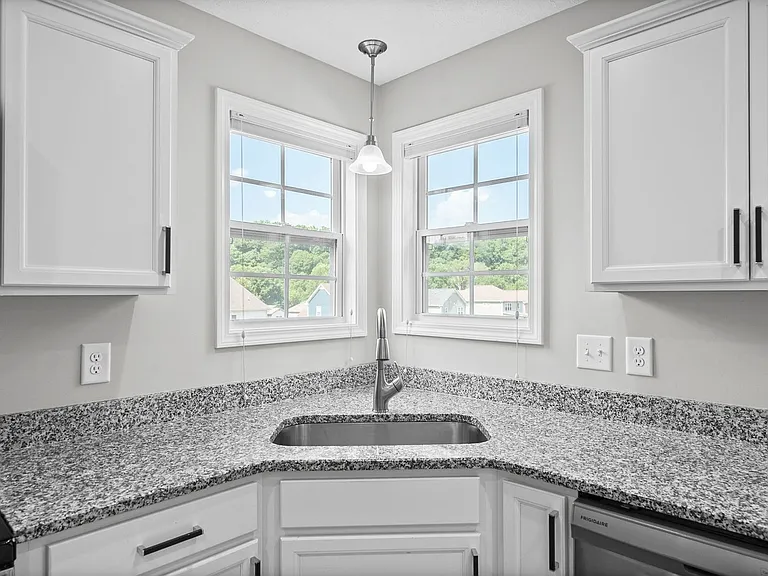 169 Bonnell Dr — Photo 11