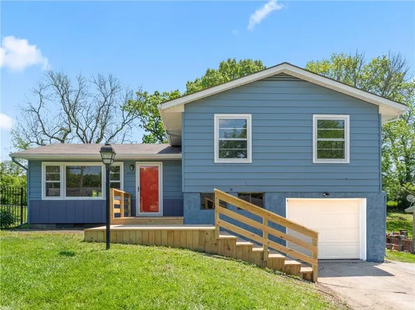 4905 E 40th Pl, Kansas City, MO 64130