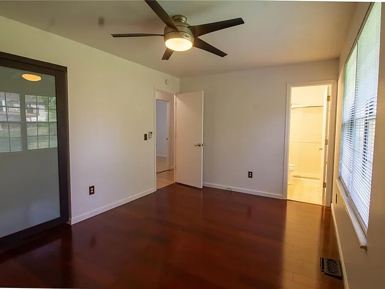 18 Brooker Ct — Photo 2