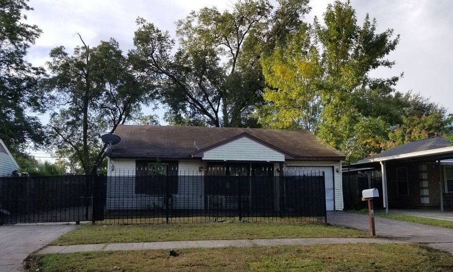 1st image of 4018 Antoinette St