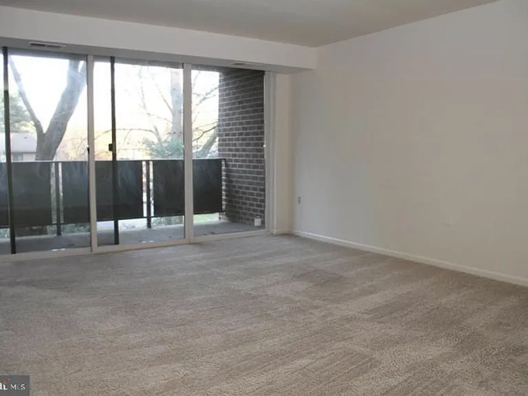 1441 Northgate Sq #12B — Photo 4