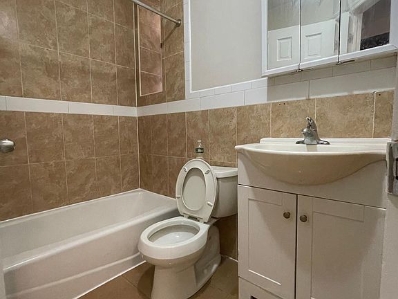5th image of 141 Bay 13th St APT 1F