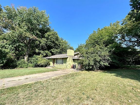 3rd image of 2534 W Wedington Dr