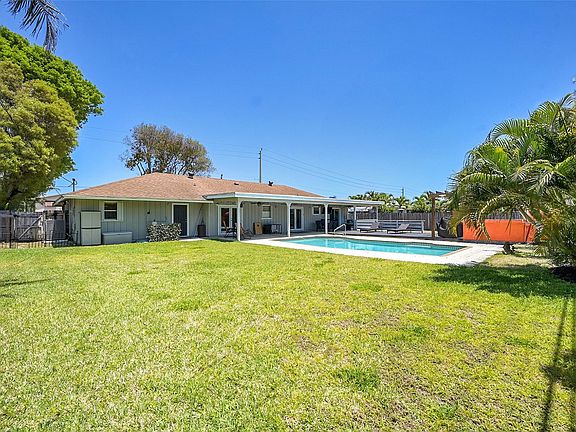 3rd image of 340 SW 10th Avenue
