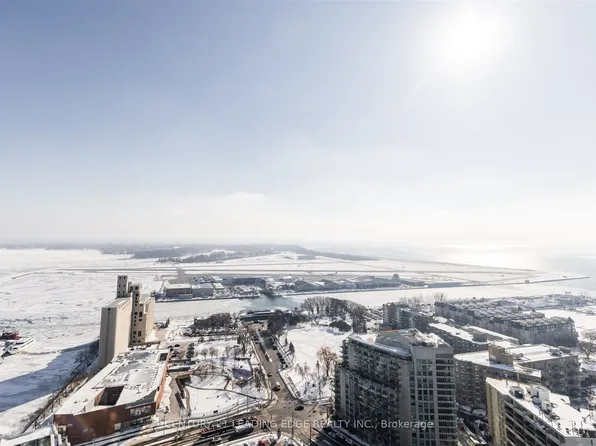 17 Bathurst St, Toronto, ON