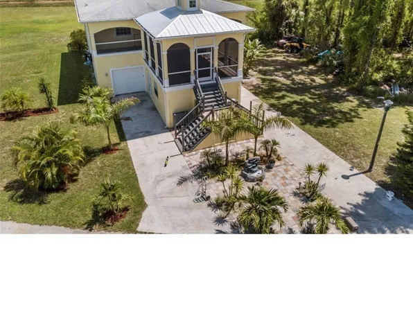 915 Barbara Ct, Lehigh Acres, FL 33972