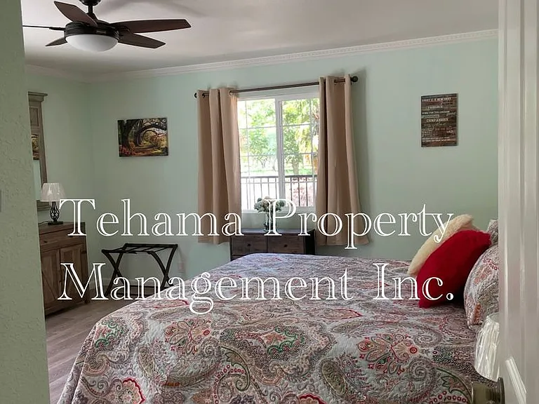 23353 Hamilton Ave — Photo 13