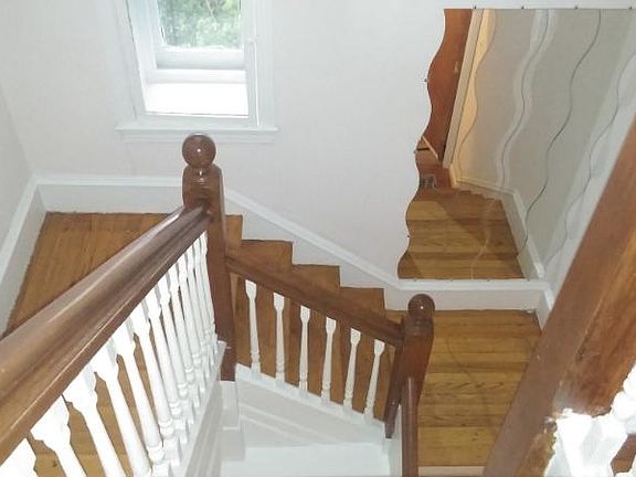 4th image of 119 E Mount Airy Ave