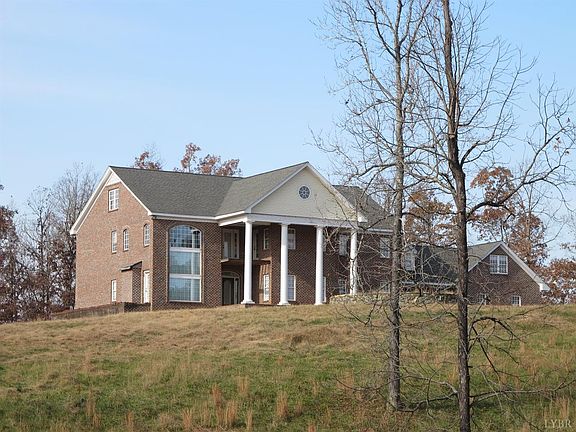 3rd image of 851 Twin Arch Dr
