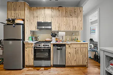 115 Roebling Street, #1