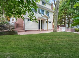 82 Sunburst Dr, Rocky Point, NY 11778