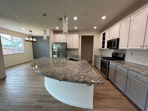 3rd image of 9421 Vintage Port Way