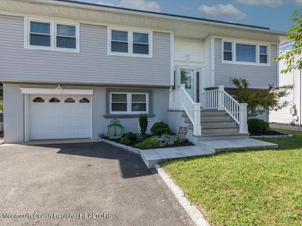 30 Hollybrook Drive, Toms River, NJ 08753