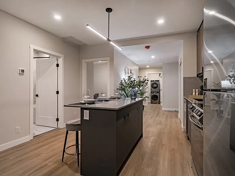 909 5th Ave SW — Photo 9