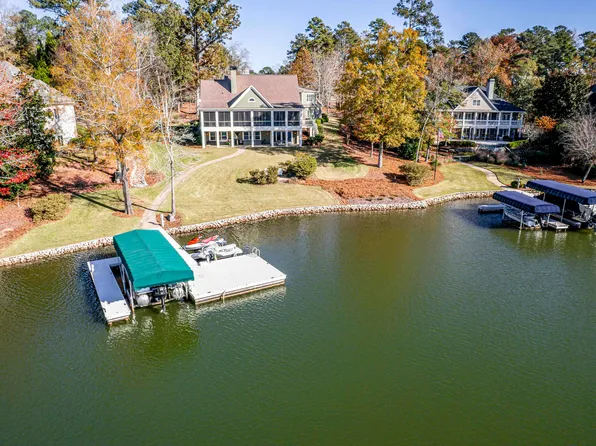 1401 Lighthouse Cir, Greensboro, GA 30642
