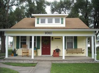1011 Vermont St, Elwood, KS 66024
