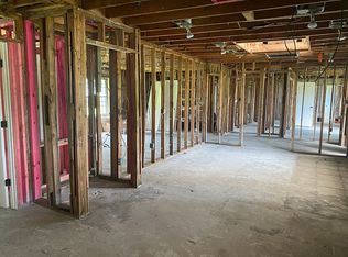 2012 Pin Oak Ln, Lake Charles, LA 70605