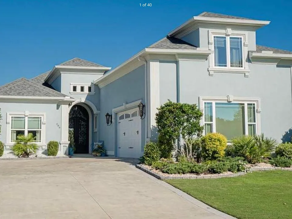 286 Avenue Of The Palms