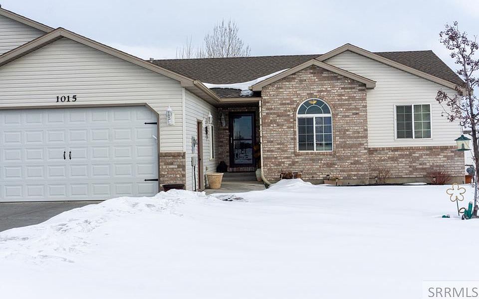 1st image of 1015 S Silkwood Cir