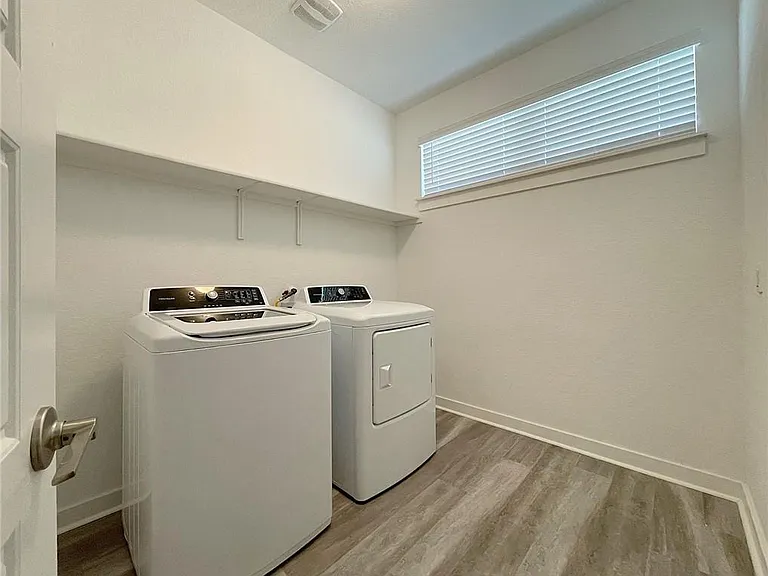 2316 Clemence Ln — Photo 21