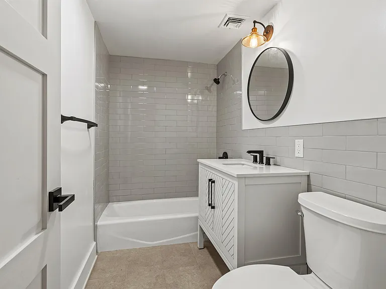 108 8th St #1 — Photo 7